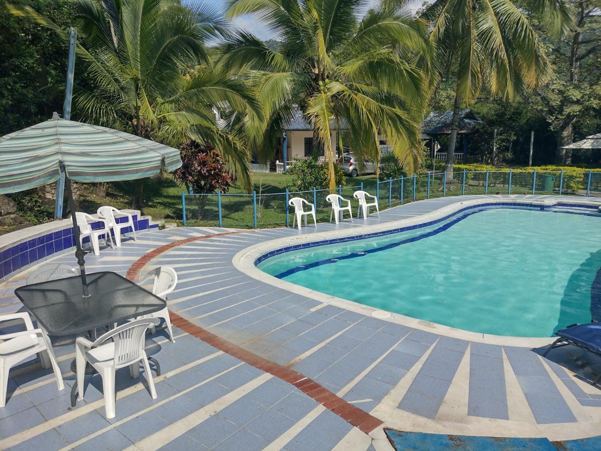 Hotel Campestre El Salitre Villeta Extérieur photo