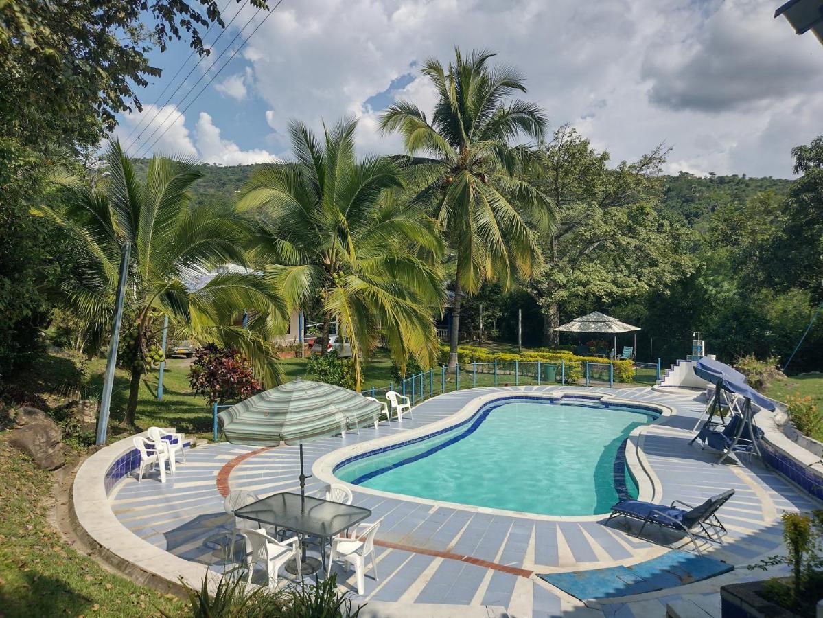 Hotel Campestre El Salitre Villeta Extérieur photo
