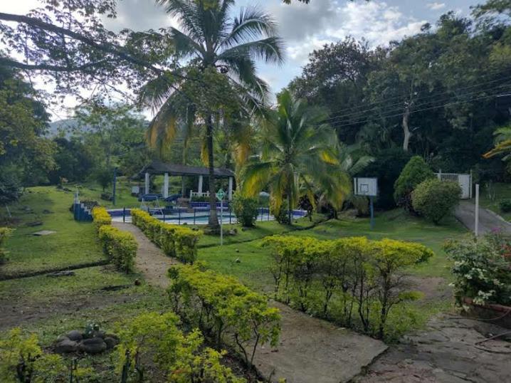 Hotel Campestre El Salitre Villeta Extérieur photo
