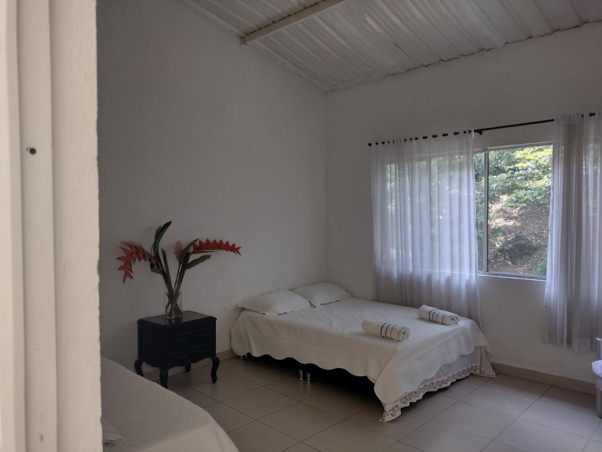 Hotel Campestre El Salitre Villeta Extérieur photo