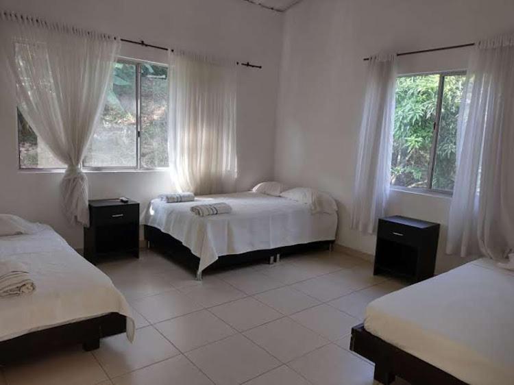 Hotel Campestre El Salitre Villeta Extérieur photo