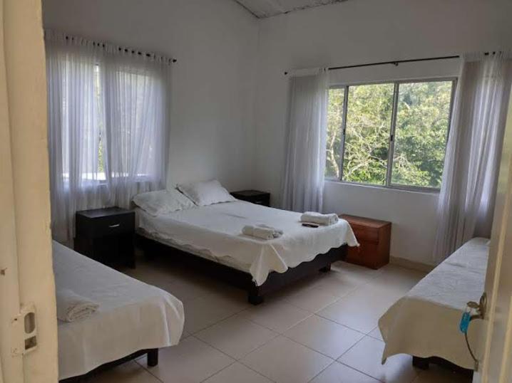 Hotel Campestre El Salitre Villeta Extérieur photo